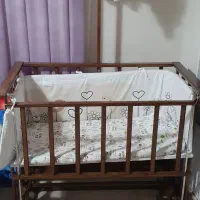 تخت نوزاد چوبی