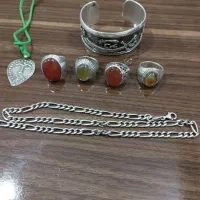 دستبند (خلخال) زنجیر گردنبند پلاک عقیق و بابا قوری