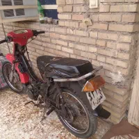 موتورسیکلت کواسکی قدیمی پارکینگی لاکی