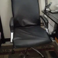 صندلی کامپیوتر در حد نو