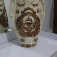 گلدان و کوسن مبل