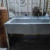 کپسول گاز بزرگ‌ و سینک آشپزخانه