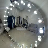 آیینه گرد چراغ دار
