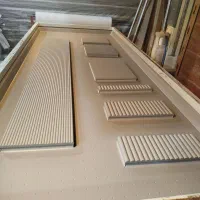 کارگر ساده و سمباده زن