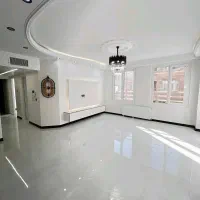 ۷۰ متر دو خواب غرق نور*سازه ای برند در منطقه بورس