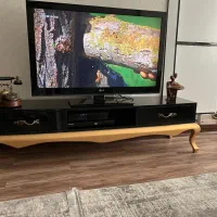 میز تلویزیون و آیینه کنسول