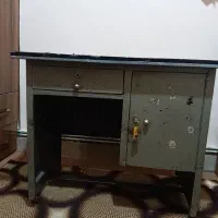 میز تحریر فلزی