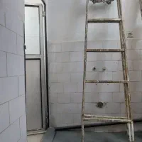 نردبان آهنی با پایه و نردبان چوبی