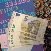 اسکناس یورو و دلار کلکسیونی|کلکسیون سکه، تمبر، اسکناس|سنندج, |دیوار