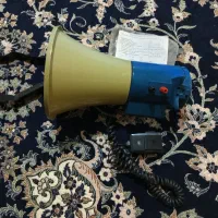 بلندگو سالم بدون ضربه و درحد نو