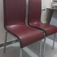 صندلی چرمی پایه استیل تمیز