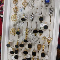 مقداری انگشتر بفروش میرسد