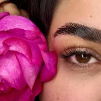 آموزش اکستنشن مژه با تخفیف ویژه