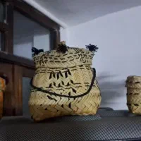 سبد،قندان‌وجاشکلاتی