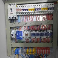 برقکار،برقکشی صنعتی(تابلوبرق۳فاز)استاندارد و اصولی