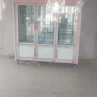 طبقه و یخچال سوپر مارکتی