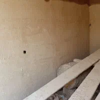 سفید و گچ خاک و خورده کاری