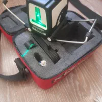 ترازلیزری|ابزارآلات|رباط‌کریم, رباط‌کریم|دیوار