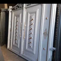 یک عدد درب حیاط 240در270پهناش