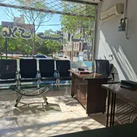 همگار در دفتر املاک