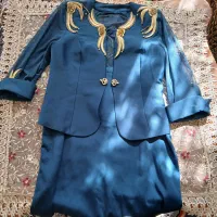 فروش کت و دامن مجلسی در حد نو