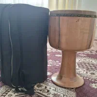 تنبک به همراه کیف مخصوص تنبک