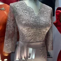 پیرهن مجلسی شیری رنگ دانتل