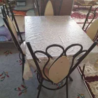 میز غذاخوری تمیز