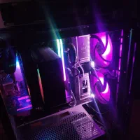 کیس گیمینگ قوی فروش فوری فوری زیر قیمت با مانیتور