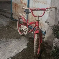 دوچرخه دخترانه قرمز