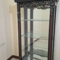 بوفه ویترین دار چوبی تاج دار و چراغ دار