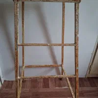 چهار پایه فلزی