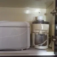 مقداری جنس دست دوم در حد نو