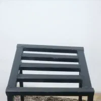 چهارپایه فلزی ارتفاع یک تر