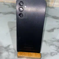 گوشی سالم و بدون خط و خش