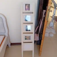 قاب عکس ایستاده