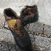 کفش ایمنی|کیف، کفش، کمربند|آبپخش, |دیوار