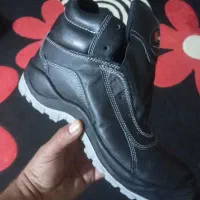 کفش ایمنی وموتورسیکلت