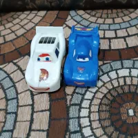 ماشین فلزی و اسباب بازی