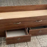 تخت تک نفره ام دی اف چوبی دارای کشو بغل وچرخ