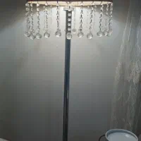 آباژور ایستاده