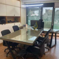 میز مدیریت و کنفرانس