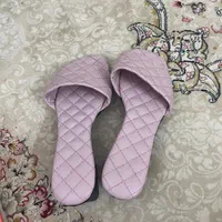 تعدای صندل زنانه
