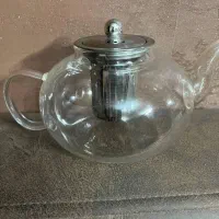 قوری پیرکس و قوری چینی و سس خوری و بشقاب