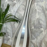 گلدان کنار سالنی