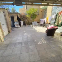 یک-طبقه-دربست-درب-از-حیاط