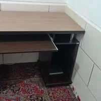 میز کامپیوتر یا تحریر در حد صفر|میز تحریر و کامپیوتر|شیراز, کوشک میدان|دیوار