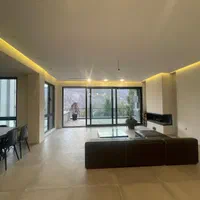 آپارتمان مدرن / ویو پیست اسکی / سند تک برگ