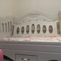 تخت نوزاد به همراه تشک آکبند