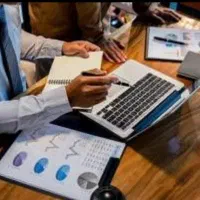 تدریس و انجام امور حسابداری ، اداری و منابع انسانی